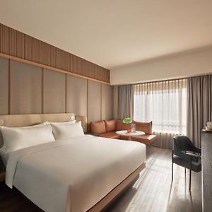Club King Room
